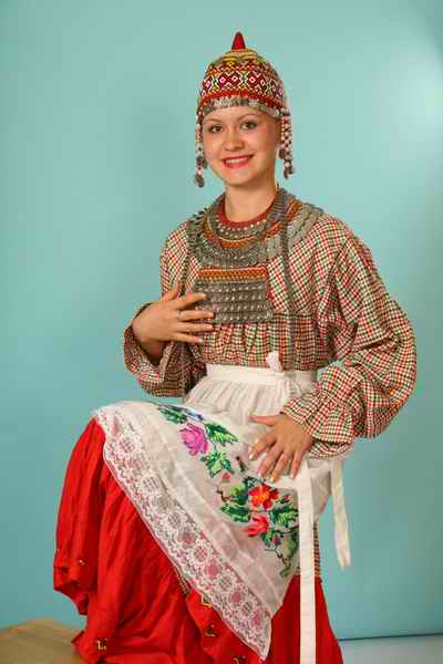 Чувашский национальный костюм: Костюм современных низовых чувашей